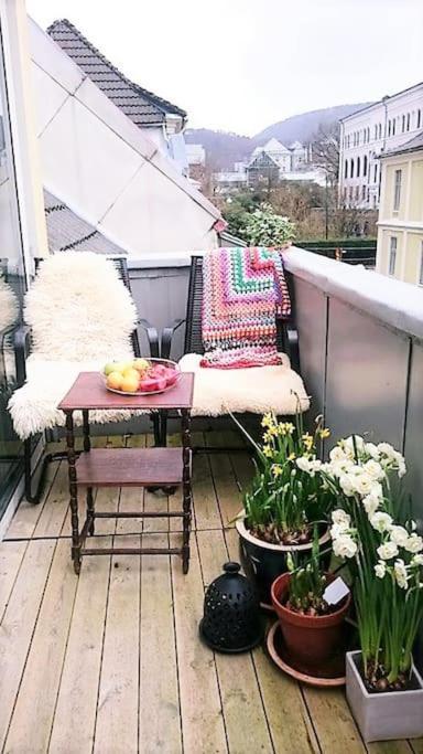 Central 2Br With Balconies And Art In Historical University Area Bergen Exterior photo