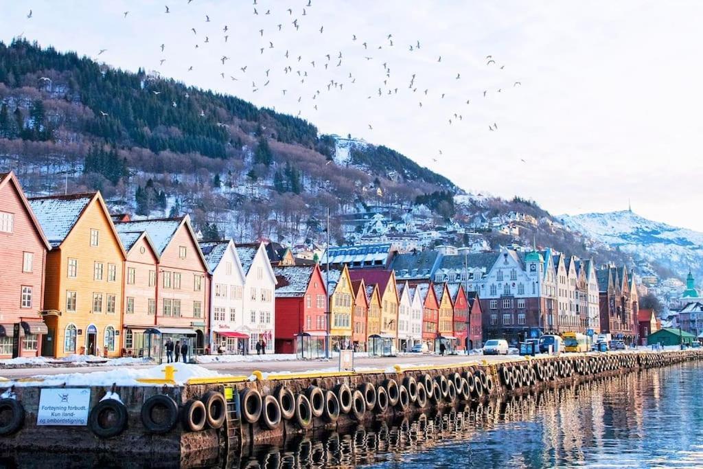 Central 2Br With Balconies And Art In Historical University Area Bergen Exterior photo
